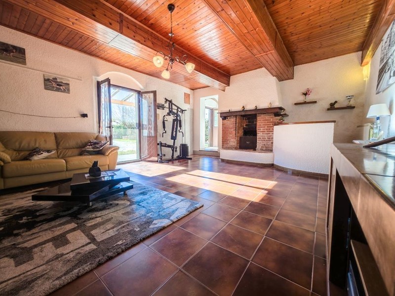 Villa bifamiliare in Vendita a Cascina, zona Navacchio, 410'000&euro;, 260 m², arredato