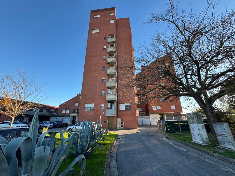 Quadrilocale in Vendita a Pontedera, 130'000&euro;, 83 m², con Box
