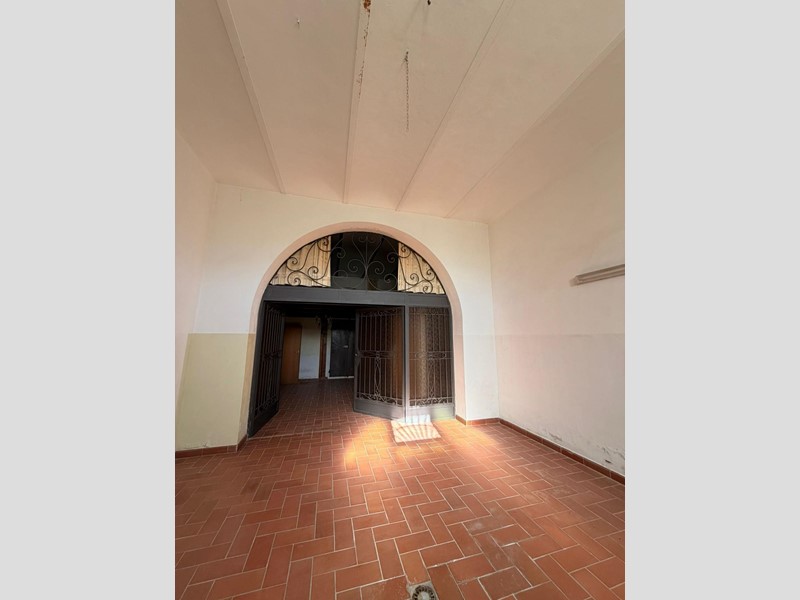 Box in Vendita a Castagneto Carducci, 110'000€, 60 m², arredato, con Box