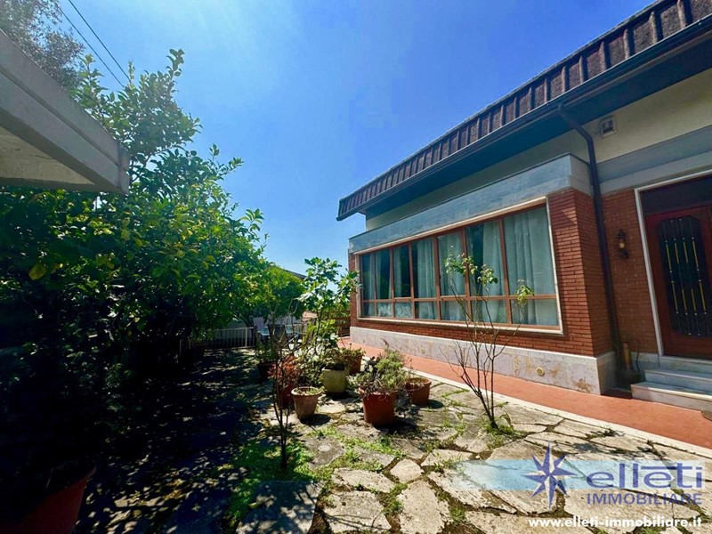Villa bifamiliare in Vendita a Massa, 310'000&euro;, 130 m², arredato