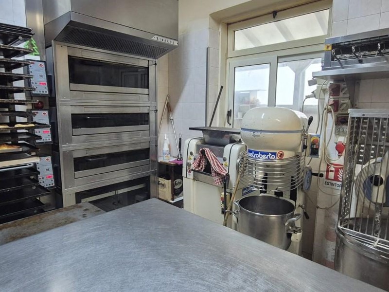 Attività commerciale in Vendita a Viareggio, 100'000&euro;, 85 m²