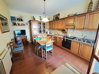 Quadrilocale in Vendita a Cerreto Guidi, zona Lazzeretto, 160'000&euro;, 100 m², con Box