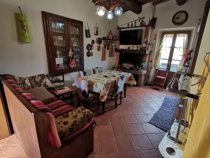 Casale in Vendita a Palaia, 270'000&euro;, 290 m²