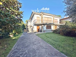 Villa in Vendita a Campi Bisenzio, 1'050'000&euro;, 427 m²