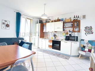 Trilocale in Vendita a Campiglia Marittima, 183'000€, 62 m², arredato, con Box