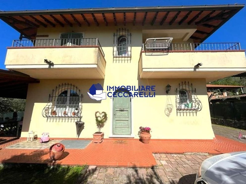 Villa in Vendita a Massa, zona Romagnano, 530'000&euro;, 160 m²