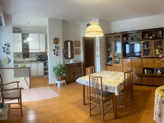 Trilocale in Vendita a Pisa, 235'000&euro;, 73 m², con Box