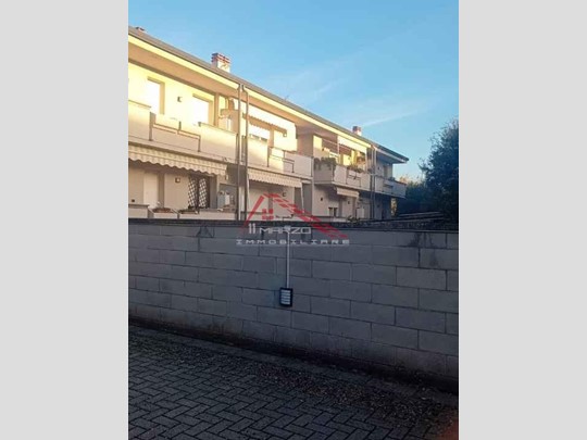 Quadrilocale in Vendita a Santa Croce sull'Arno, 105'000&euro;, 55 m², arredato, con Box