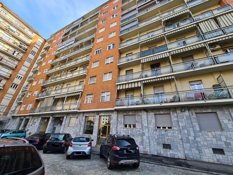 Bilocale in Vendita a Torino, 39'000&euro;, 52 m²
