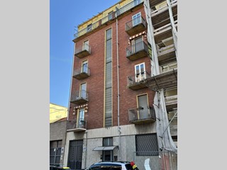 Bilocale in Vendita a Torino, 51'000&euro;, 59 m²