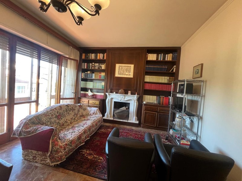 Appartamento in Vendita a Camaiore, zona Lido di Camaiore, 620'000€, 120 m², arredato, con Box