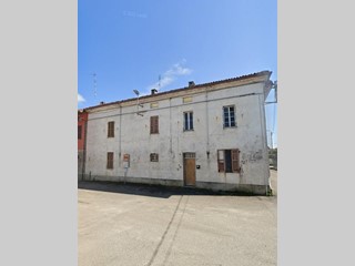 Quadrilocale in Vendita a Suardi, 29'366&euro;, 416 m², con Box