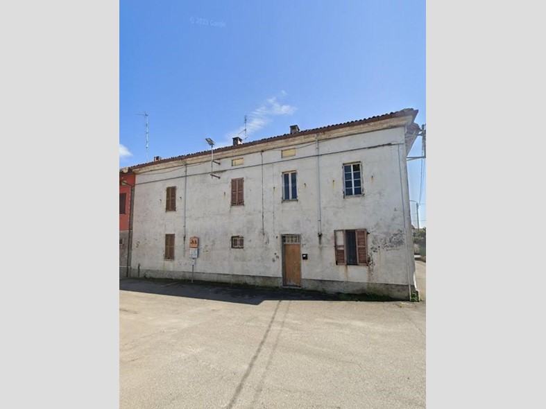 Quadrilocale in Vendita a Suardi, 29'366&euro;, 416 m², con Box