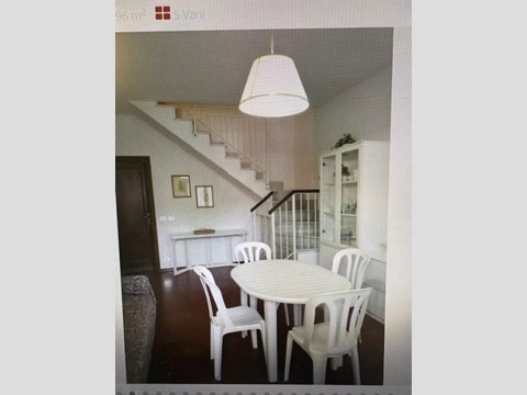 Villetta a schiera in Vendita a Massa, zona Ronchi, 330'000&euro;, 120 m²