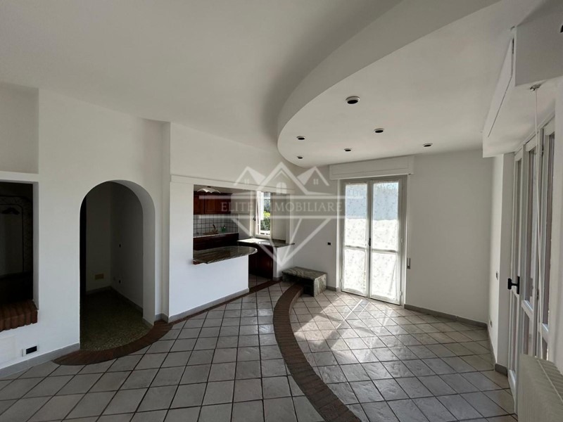 Quadrilocale in Vendita a Castelnuovo Magra, zona Colombiera, 175'000€, 82 m²