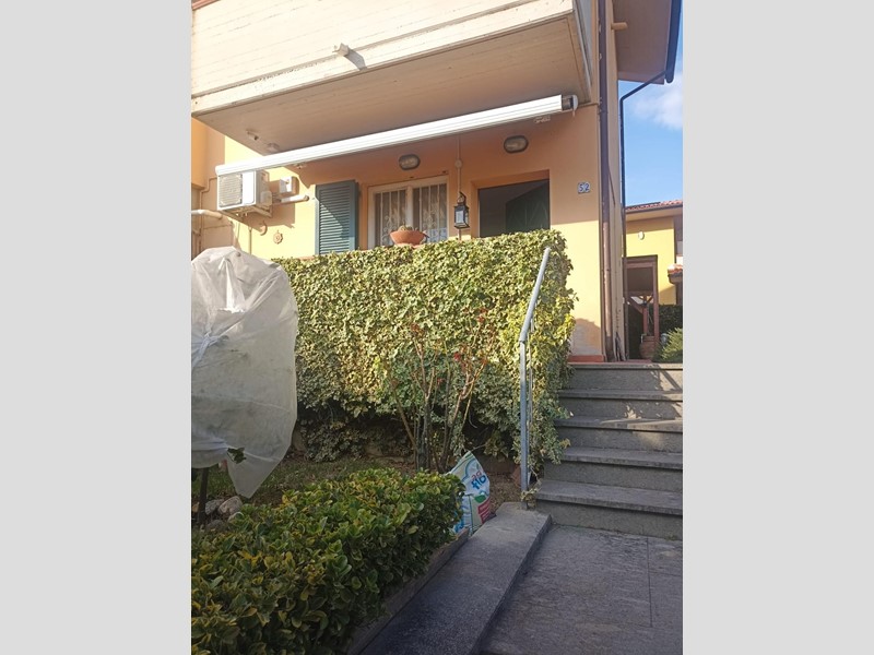 Villetta a schiera in Vendita a Collesalvetti, 330'000&euro;, 180 m², con Box