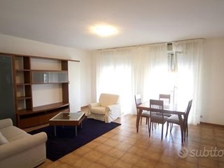 Appartamento in Affitto a La Spezia, zona La Pieve di San Venerio, 1'200€, 110 m², arredato, con Box