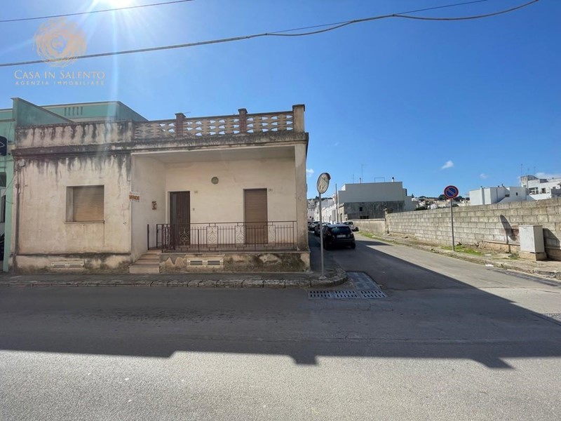 Appartamento in Vendita a Alessano, 115'000€, 305 m²