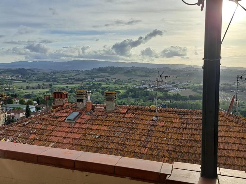 Appartamento in Vendita a Peccioli, 200'000&euro;, 192 m²