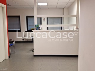 Ufficio in Vendita a Capannori, zona Lammari, 130'000&euro;, 90 m²