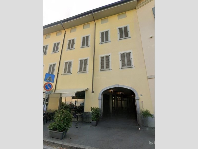 Negozio in Vendita a Parabiago, 97'927&euro;, 108 m²