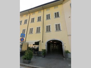 Negozio in Vendita a Parabiago, 97'927&euro;, 108 m²