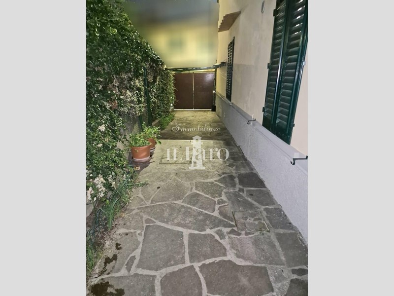 Casa Indipendente in Vendita a Campi Bisenzio, zona San Piero a Ponti, 319'000&euro;, 105 m²