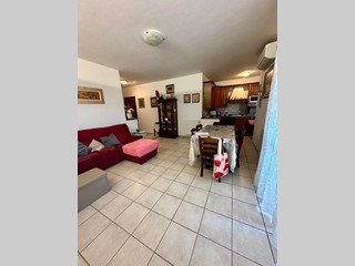 Trilocale in Vendita a Campiglia Marittima, zona Venturina, 158'000€, 80 m², arredato, con Box