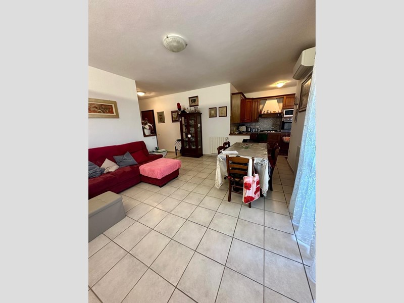 Trilocale in Vendita a Campiglia Marittima, zona Venturina, 158'000&euro;, 80 m², arredato, con Box