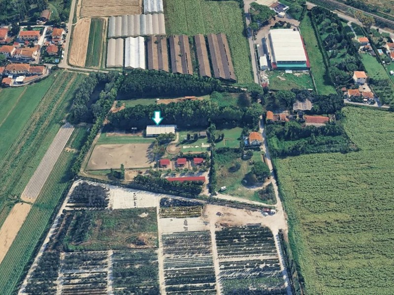 Immobile commerciale in Vendita a San Giuliano Terme, 204'000&euro;, 947 m²
