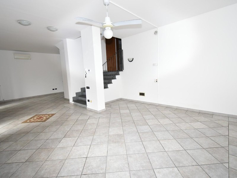 Villa in Vendita a San Giuliano Terme, zona Pontasserchio, 450'000&euro;, 170 m²