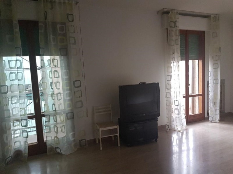 Appartamento in Vendita a Prato, zona Coiano, 240'000€, 125 m², con Box