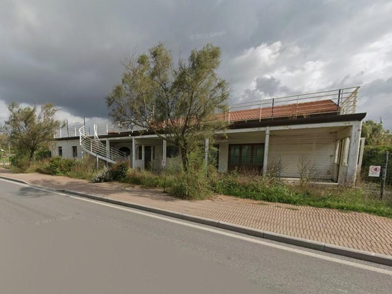 Immobile commerciale in Vendita a Viareggio, 76'905&euro;, 378 m²