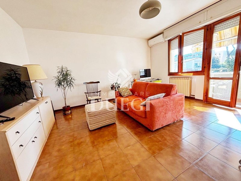 Quadrilocale in Vendita a Viareggio, 295'000&euro;, 105 m², arredato, con Box