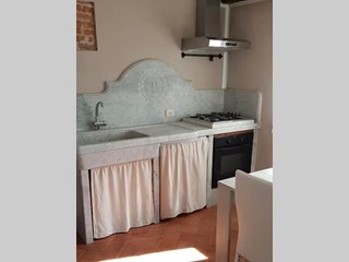 Casa Semi Indipendente in Affitto a Carrara, 700&euro;, 55 m², arredato