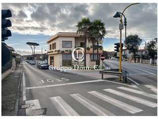 Immobile commerciale in Vendita a Forte dei Marmi, 2'500'000&euro;, 220 m²