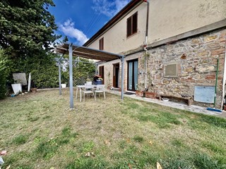 Casa Indipendente in Vendita a Gambassi Terme, zona Sant'Andrea a Gavignalla, 260'000&euro;, 100 m²