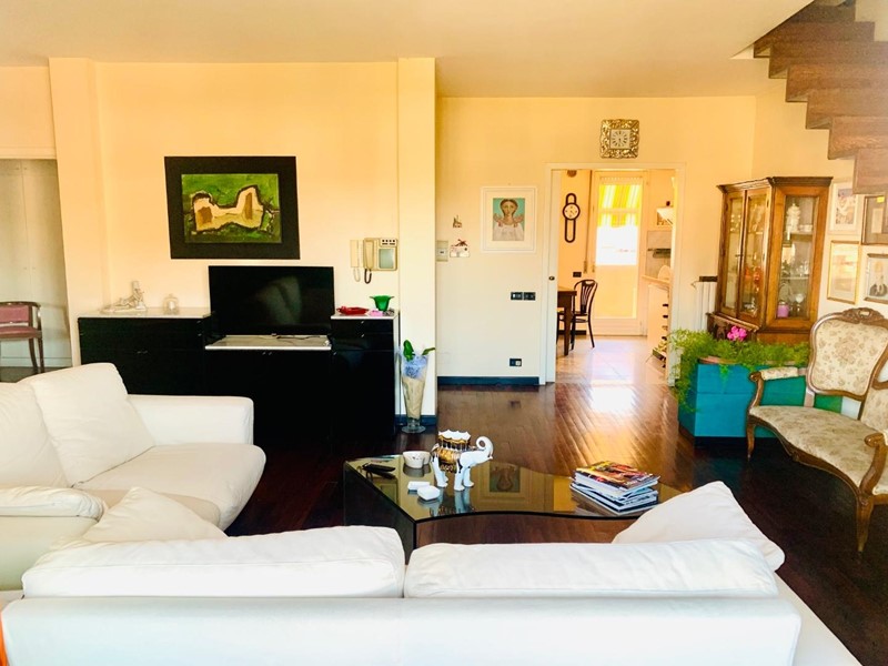 Appartamento in Vendita a Empoli, zona Santa Maria a Ripa, 370'000&euro;, 165 m², con Box