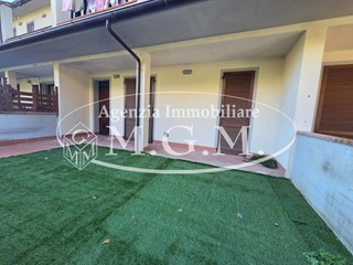 Trilocale in Vendita a Santa Maria a Monte, zona Montecalvoli Alto, 129'000&euro;, 65 m², con Box