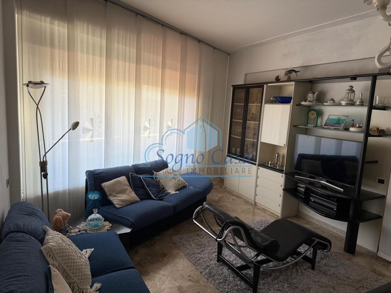 Appartamento in Vendita a Carrara, 720'000&euro;, 720 m², arredato