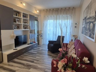 Appartamento in Vendita a Viareggio, 260'000&euro;, 90 m², arredato