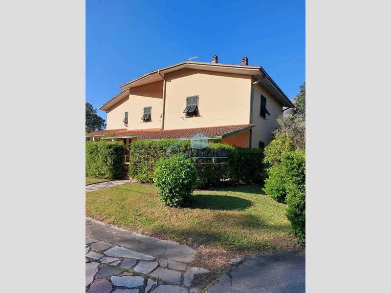 Casa Indipendente in Vendita a Ameglia, zona Bocca di Magra, 395'000&euro;, 120 m², con Box