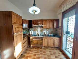 Villa bifamiliare in Vendita a Viareggio, 330'000&euro;, 120 m², arredato