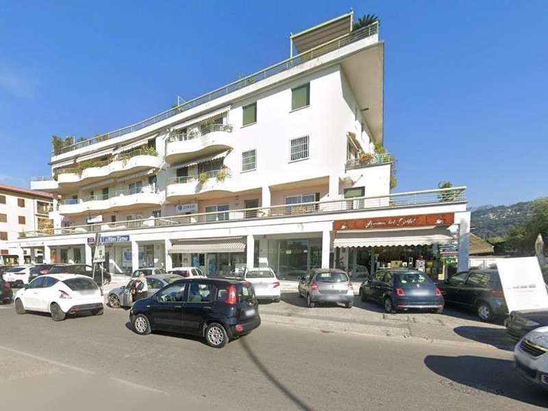 Negozio in Vendita a Massa, 153'000&euro;, 105 m²