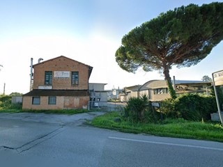 Capannone in Vendita a San Miniato, zona Ponte a Egola, 144'447&euro;, 1475 m²