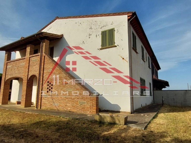 Casale in Vendita a Crespina Lorenzana, zona Lavoria, 329'000&euro;, 290 m², con Box