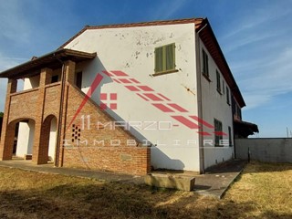 Casale in Vendita a Crespina Lorenzana, zona Lavoria, 329'000&euro;, 290 m², con Box