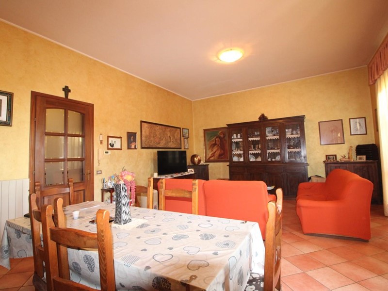 Appartamento in Vendita a Casciana Terme Lari, zona Lavaiano, 185'000&euro;, 130 m², con Box