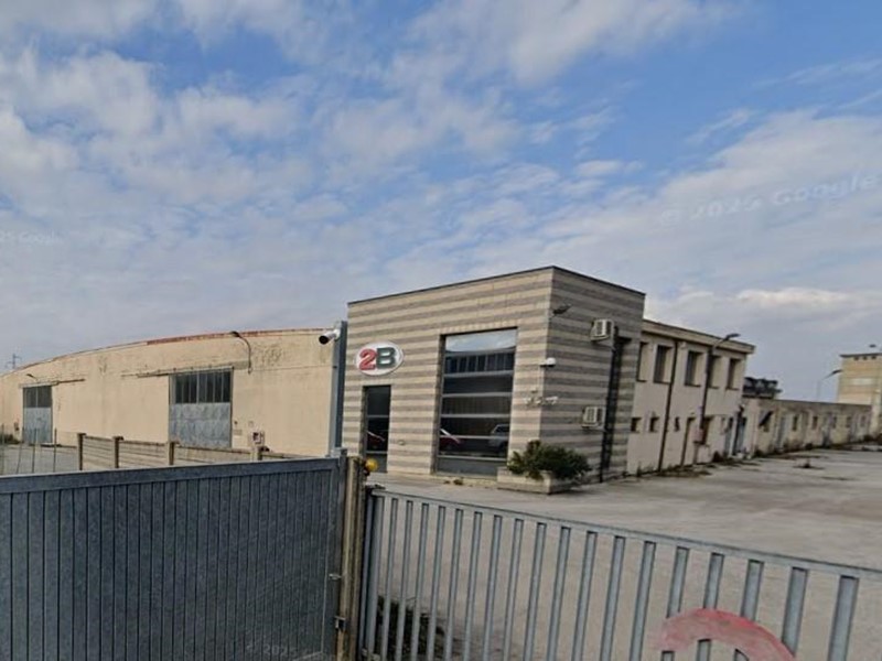 Capannone in Vendita a Casciana Terme Lari, zona Lavaiano, 498'750&euro;, 3056 m²