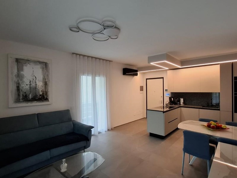 Trilocale in Vendita a Carrara, zona Avenza, 250'000&euro;, 70 m²